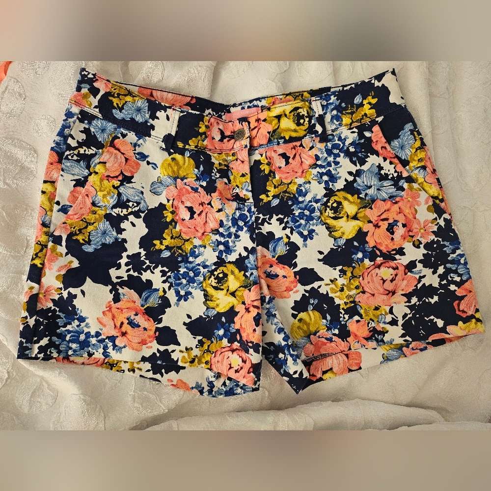 Isaac‎ Mizrahi Womens Flowered Shorts SIZE: 8